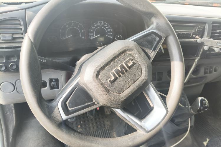 Used JMC Transit 2019 2.8T Commercial Version Short Wheelbase Mid-Roof 6-Seater China VI JX493