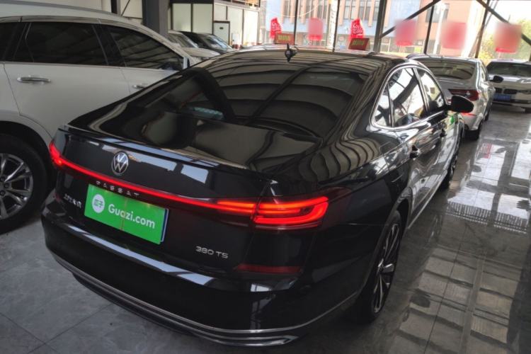 Used Volkswagen Passat 2024 380TSI Dragon Edition
