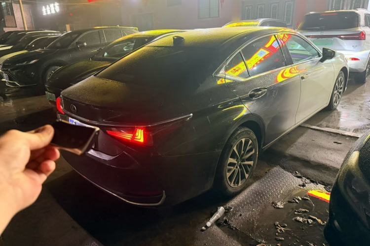 Used Lexus ES 2022 200 Excellence Edition
