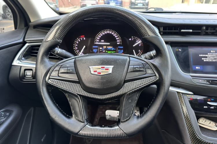 Used Cadillac XT5 2017 Anniversary Edition 25T Luxury Model