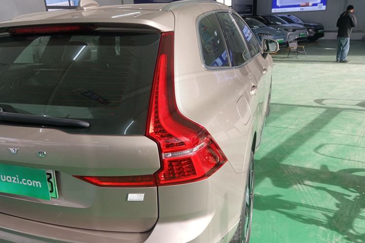 Used Volvo XC60 New Energy 2024 T8 Plug-in Hybrid Long-Range All-Wheel Drive Smart Luxury Edition
