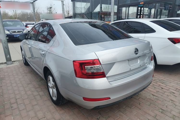 Used Skoda Octavia 2015 1.6L Automatic Yijun Edition
