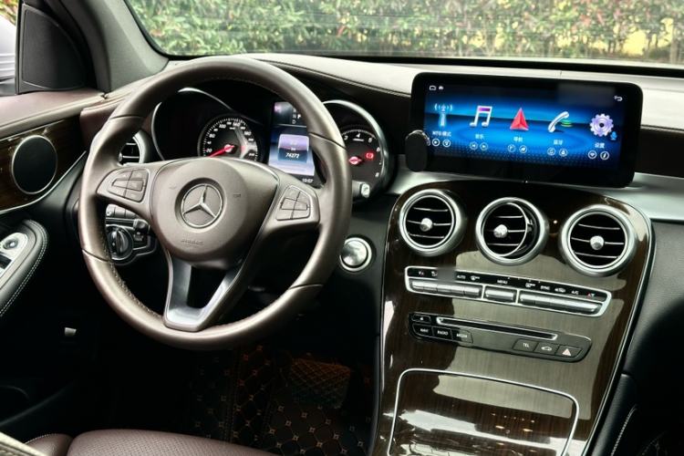 Used Mercedes-Benz GLC 2017 GLC 260 4MATIC Luxury Model