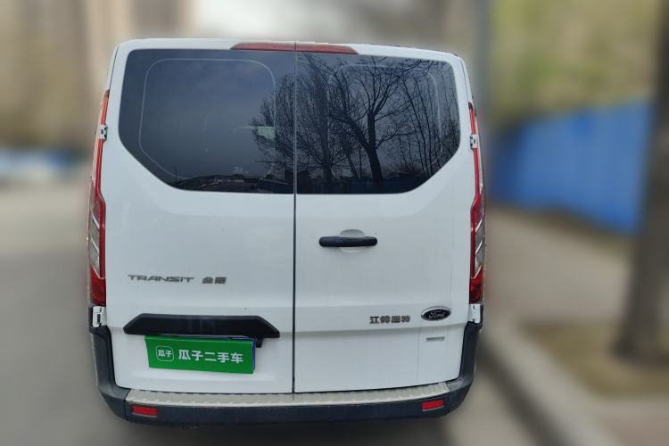Used Ford Transit 2020 2.0T Gasoline Automatic Multi-Function Commercial Vehicle Mid-axle Low-roof Design with Dual Rear Doors Meeting China VI Emission Standards