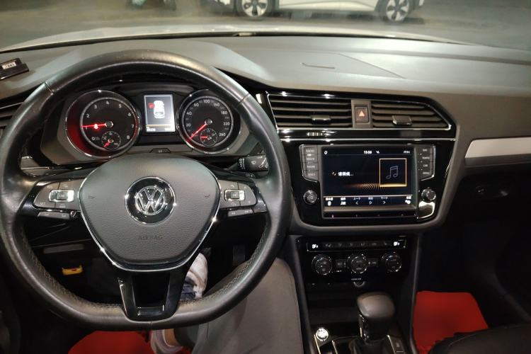 Used Volkswagen Tiguan L 2017 380TSI Automatic All-Wheel-Drive Luxury Edition
