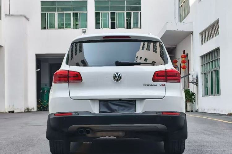 Used Volkswagen Tiguan 2015 1.8TSI Automatic Two-Wheel Drive Luxury Model Exterior 4