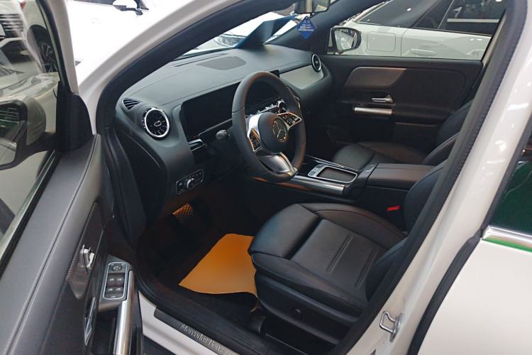 Used Mercedes-Benz GLA 2024 GLA 200 Driver Seat