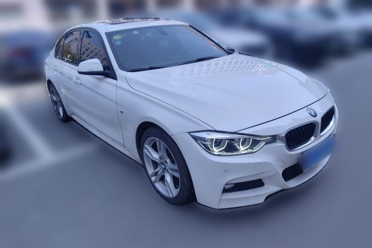 Used BMW 3 Series 2019 320i M Sport Package Front Right 45 Deg