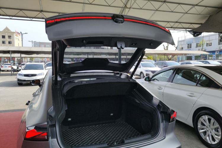 Used CHANGAN UNI-V 2023 2.0T Leading-Speed Edition
