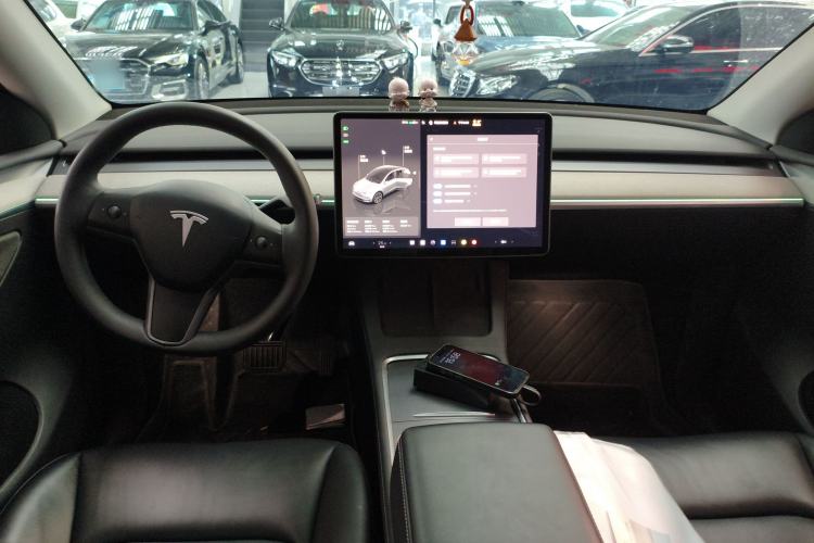 Used Tesla Model Y 2023 Rear-Wheel-Drive Version Center Console