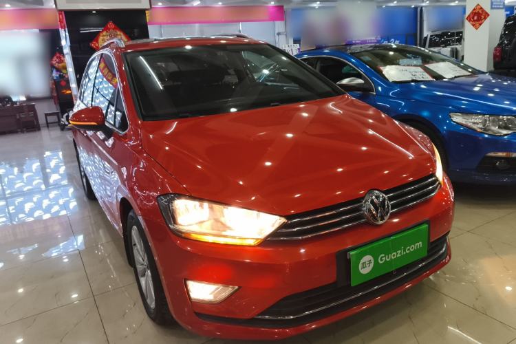 Used Volkswagen Golf Sportsvan 2016 180TSI Automatic Trend Model Front Right 45 Deg