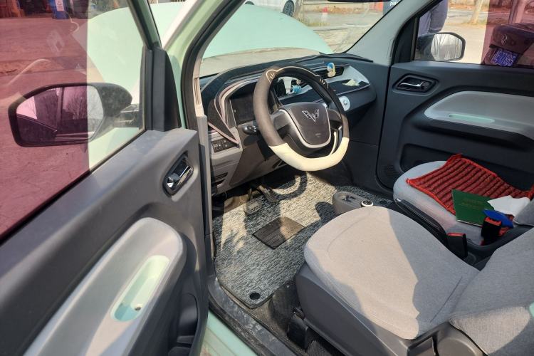 Used Wuling Hongguang MINIEV 2021 Macaron Fashion Model Lithium Iron Phosphate Interior 3