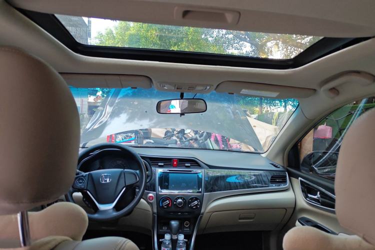 Used Honda Crider 2015 1.8L automatic luxury edition