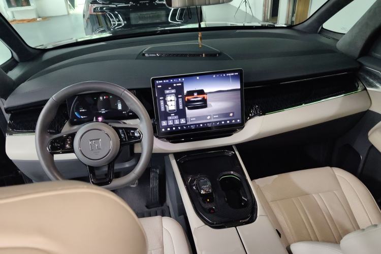 Used Zeekr 009 2022 WE Edition Center Console