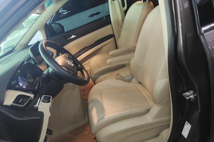 Used Buick GL8 2023 Facelifted Land Cruiser Executive Luxury Version Left Front Seat