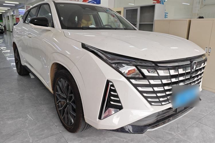 Used CHANGAN UNI-Z 2025 500Bar PRO Front Right 45 Deg