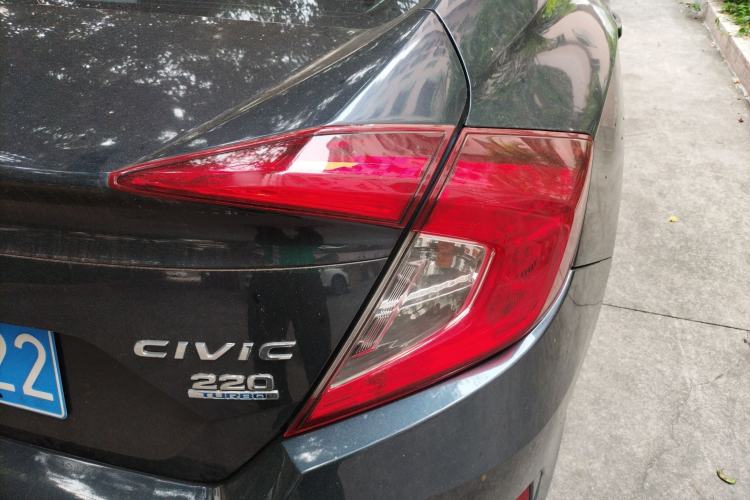 Used Honda Civic 2016 220TURBO CVT Luxury Edition Exterior 3