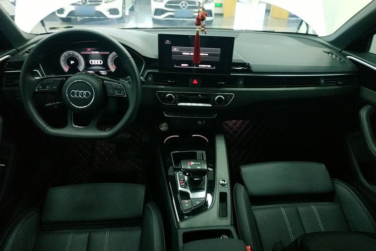 Used Audi A4L 2023 40 TFSI Luxury Dynamic Model Center Console