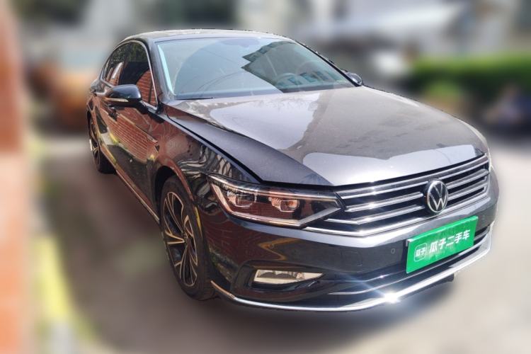 Used Volkswagen Magotan 2020 330TSI DSG Luxury Edition Front Right 45 Deg