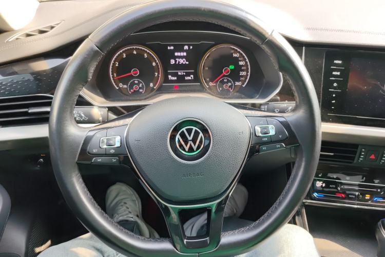 Used Volkswagen Passat 2020 Facelift 330TSI Elite Edition China VI Standard
