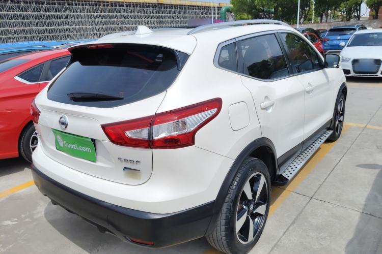 Used Nissan Qashqai 2016 2.0L CVT Luxury Edition Rear Right 45 Deg