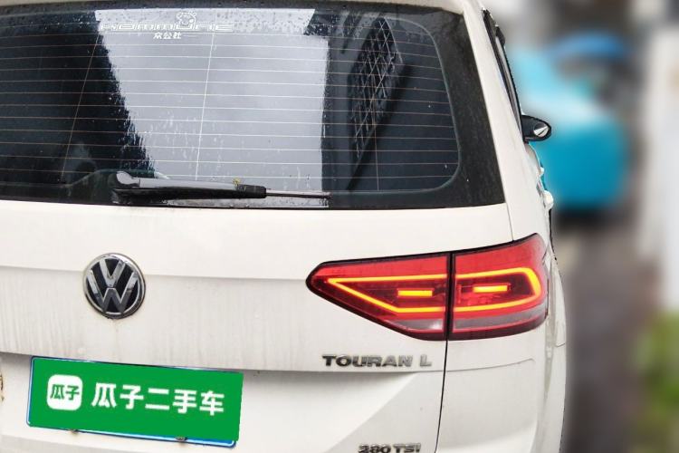 Used Volkswagen Touran 2016 Volkswagen Touran L 280TSI DSG Comfort Edition Rear Right 45 Deg