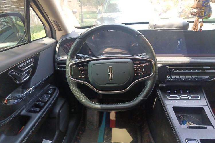 Used Lincoln Corsair 2023 2.0T Two-Wheel-Drive Luxury Edition
