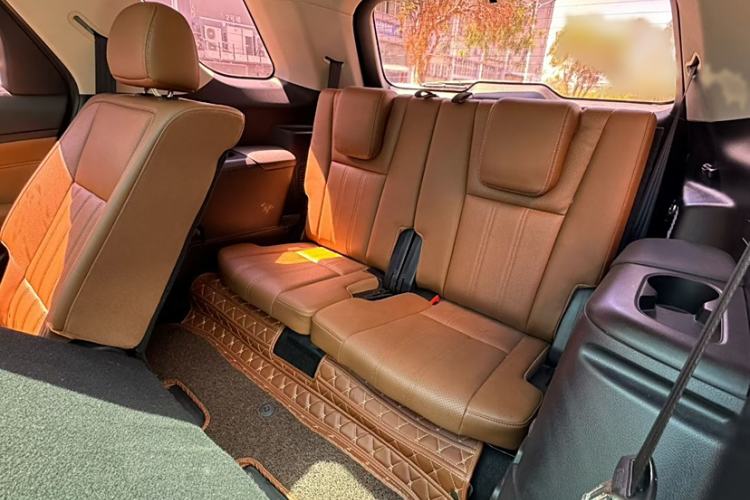 Used Changan CS95 2017 2.0T Two-Wheel Drive Zhiyuan Edition
