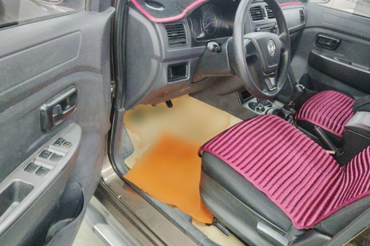 Used Dongfeng Fengon 330 2014 1.5L Manual Utility Version DK15 Driver Seat