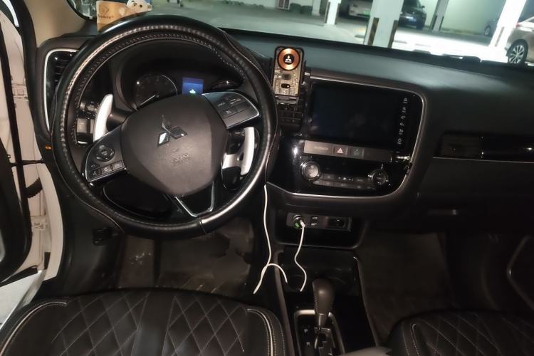 Used Mitsubishi Outlander 2021 2.4L 4x4 Zhi Xiang Edition 7 Seats