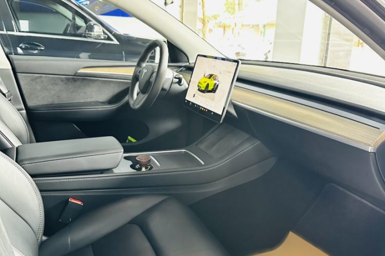 Used Tesla Model Y 2022 Rear-Wheel-Drive Version