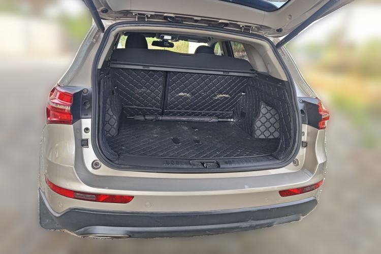 Used Zotye T600 2016 Sport Edition 2.0T DCT Prestige Model Trunk