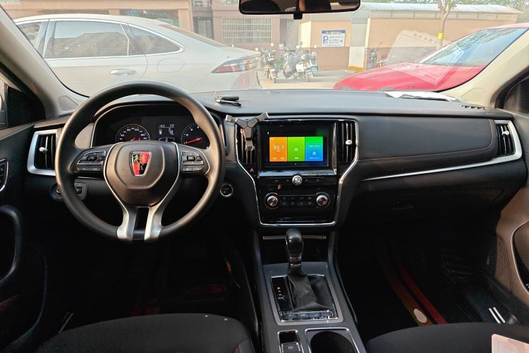 Used Roewe i6 2020 PLUS 1.6L CVT 4G Connected Glory Luxury Edition
