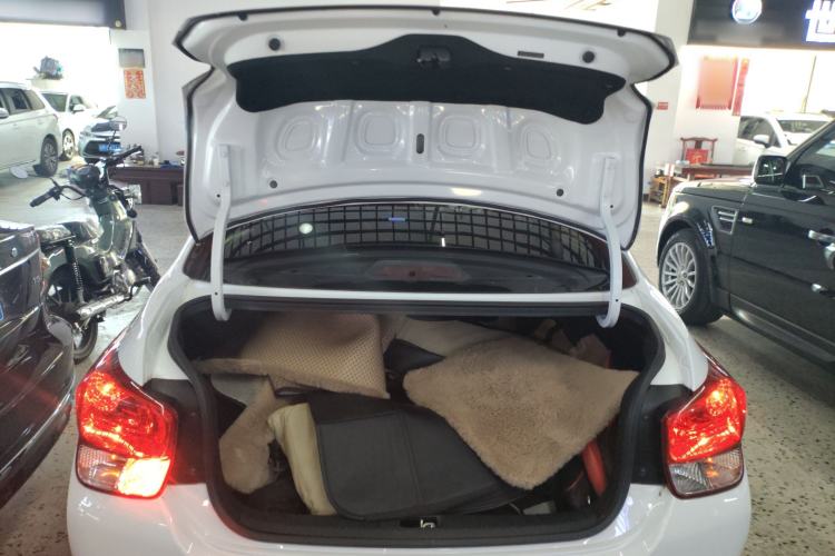 Used Hyundai Verna (older generation) 2020 1.4L Manual GL Refreshed Edition Trunk