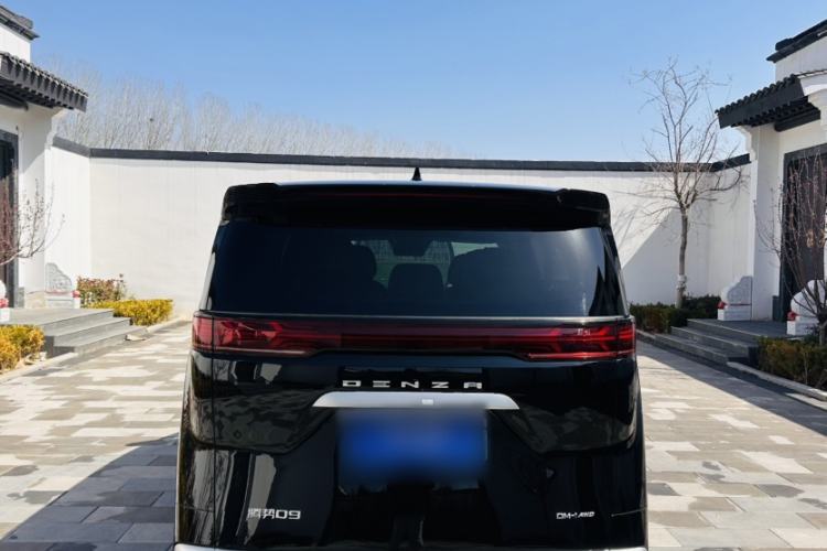 Used Denza D9 2022 DM-i 970 Four-Wheel Drive Flagship Model