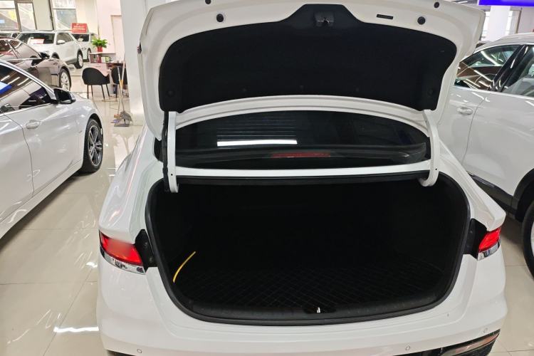 Used Hyundai Lafesta 2019 280TGDi Sport Edition China VI Trunk