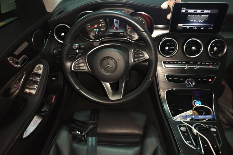 Used Mercedes-Benz C-Class 2017 Facelift C 200 L Sport Edition Steering Wheel