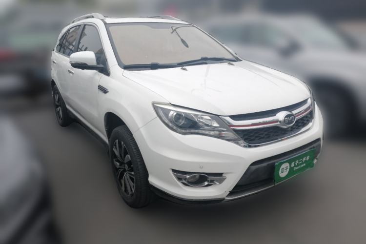 Used BYD S7 2017 2.0T Automatic Prestige Edition Front Right 45 Deg