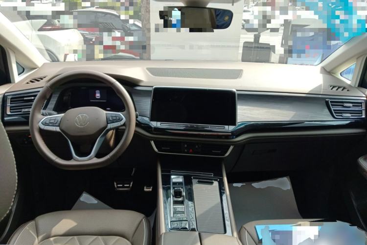 Used Volkswagen Viloran 2024 380TSI Premium Edition Center Console