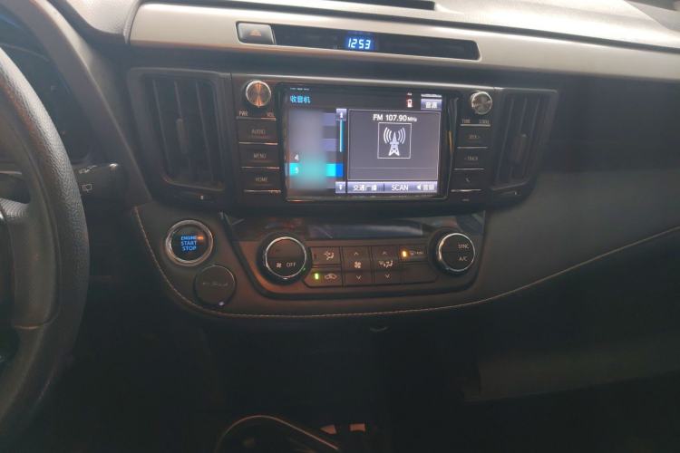 Used Toyota RAV4 2016 2.0L CVT Two-Wheel Drive Fashion Edition China V Standard