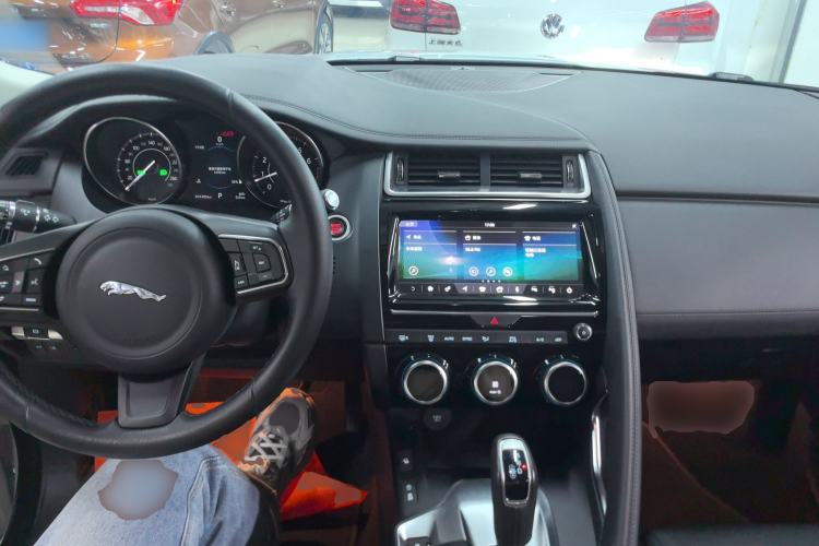 Used Jaguar E-PACE 2018 P200 S China VI Center Console