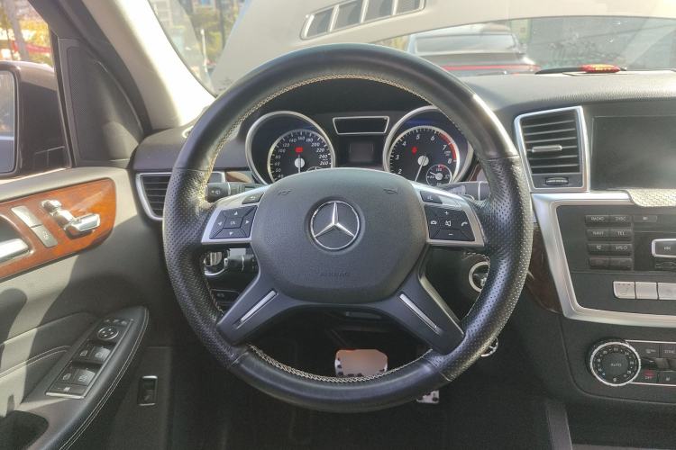 Used Mercedes-Benz M-Class 2014 ML 400 4MATIC Dynamic Model