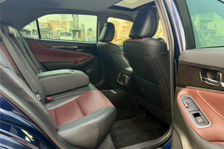 Used Toyota Crown 2018 2.0T Sport Edition Interior 10