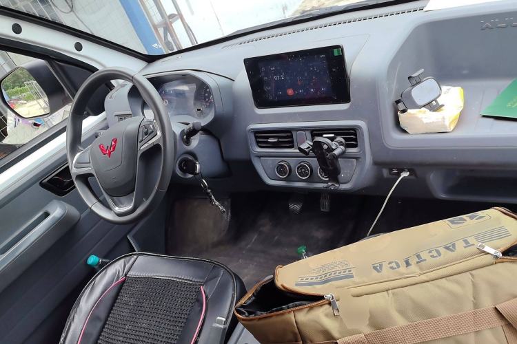 Used Wuling Yangguang 2024 300km Comfort Version with Sealed Windows 60kW
