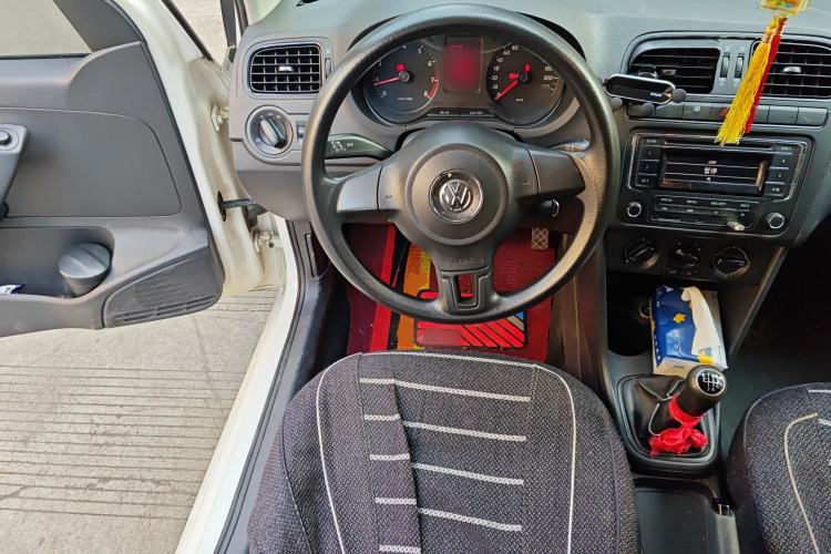 Used Volkswagen Polo 2013 1.4L Manual Fashion Edition