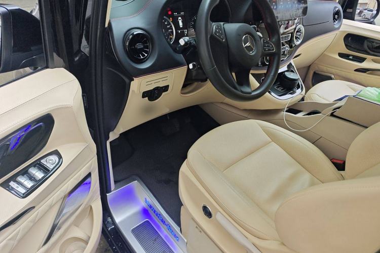 Used Mercedes-Benz Vito 2023 2.0T Elite Version 7 Seats
