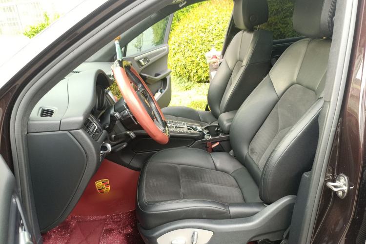 Used Porsche Macan 2018 Macan 2.0T Left Front Seat