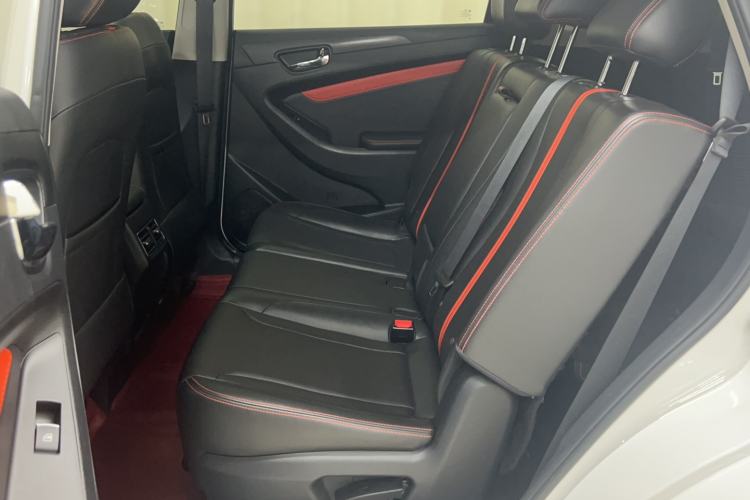 Used Dongfeng Fengon 580 2021 Revised ☆ Star Edition 1.5T Automatic Luxury Version Left Rear Seat