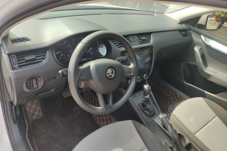 Used Skoda Octavia 2017 1.6L Automatic Front-Wheel Drive Model