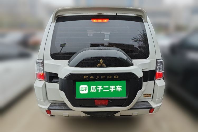 Used Mitsubishi Pajero 2018 V97 3.8L 5-Door GLS Sunroof – U.S. Specification